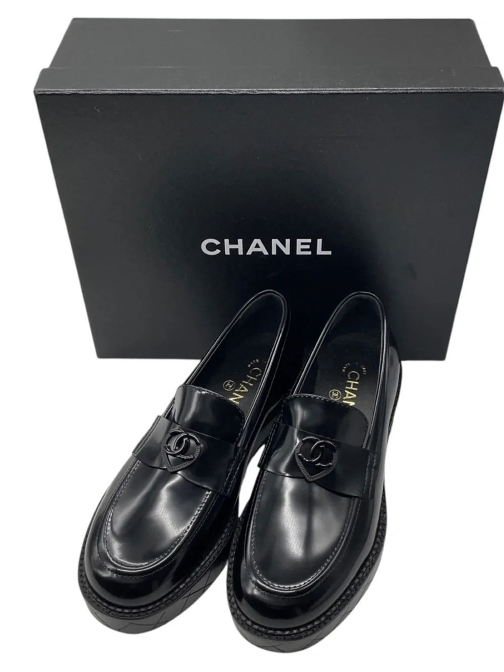 CHANEL BLACK 2024 CC LOGO HEART CLASSIC SHINY CALFSKIN MOCCASINS / LOAFERS